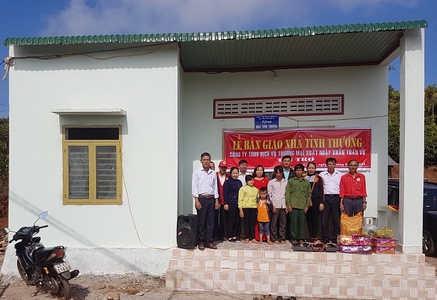 Hội Chữ thập đỏ huyện trao nhà tình nghĩa